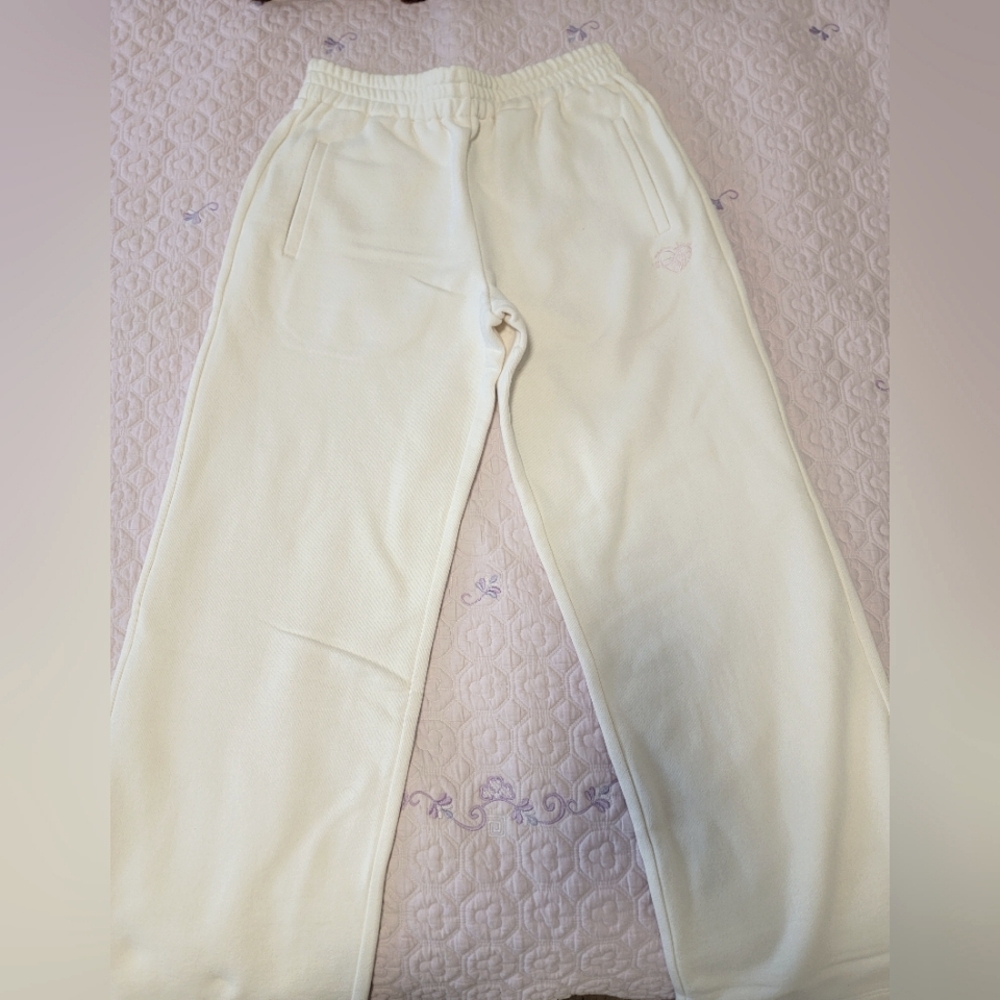 COPY - MY MUM MADE IT MMMI cream heart logo sweatpants XS